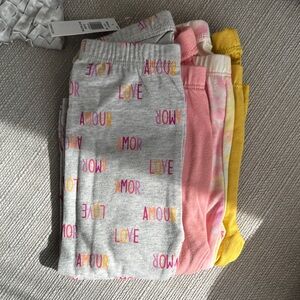 Old navy 12-18m set of 4 leggings new with tags